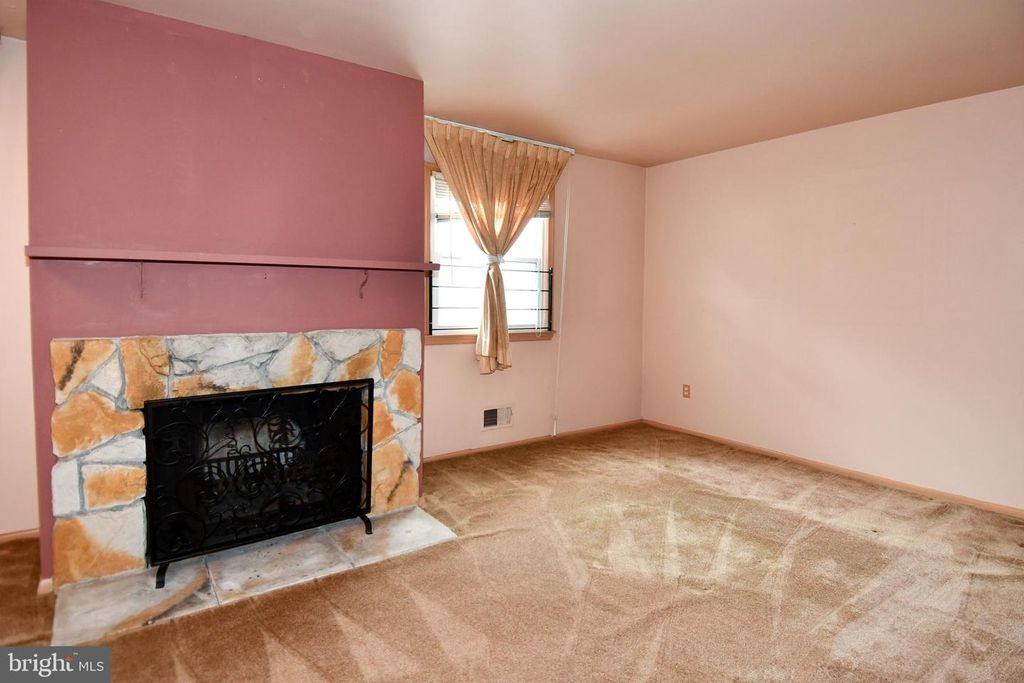 Image 14 of property listing at 7445 CALDER DR, Capitol Heights, MD 20743