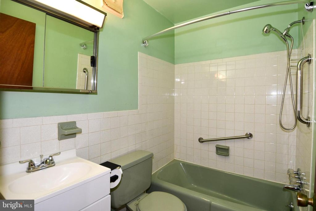 Image 29 of property listing at 7445 CALDER DR, Capitol Heights, MD 20743
