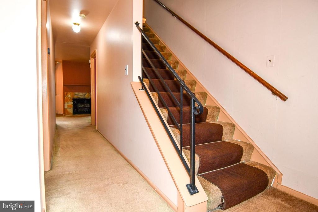Image 3 of property listing at 7445 CALDER DR, Capitol Heights, MD 20743