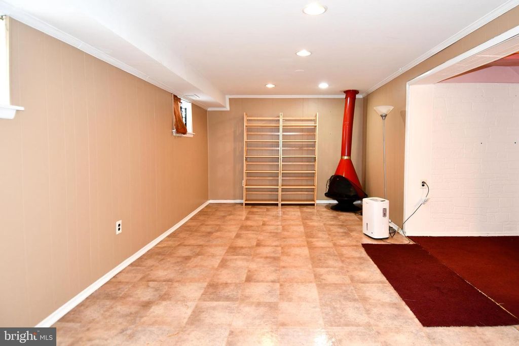 Image 37 of property listing at 7445 CALDER DR, Capitol Heights, MD 20743