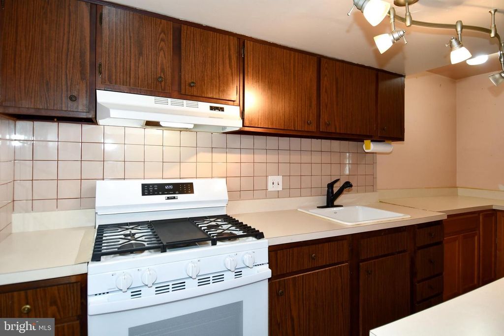 Image 4 of property listing at 7445 CALDER DR, Capitol Heights, MD 20743