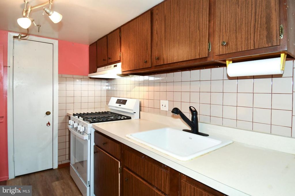 Image 6 of property listing at 7445 CALDER DR, Capitol Heights, MD 20743