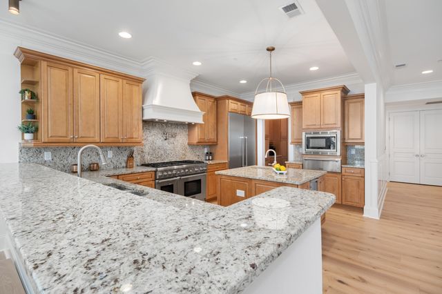 108 Fairbanks Oak Alley Unit 201, Charleston, SC 29492