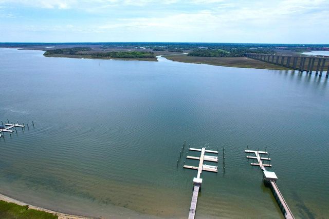 108 Fairbanks Oak Alley Unit 201, Charleston, SC 29492