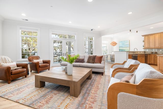 108 Fairbanks Oak Alley Unit 201, Charleston, SC 29492