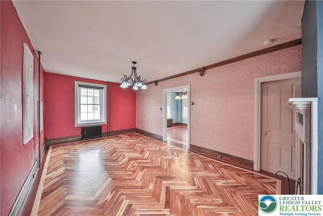 1333 Spring Valley Road, Bethlehem City, PA 18015