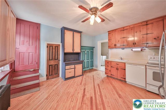 1333 Spring Valley Road, Bethlehem City, PA 18015