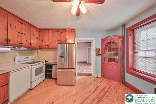 1333 Spring Valley Road, Bethlehem City, PA 18015