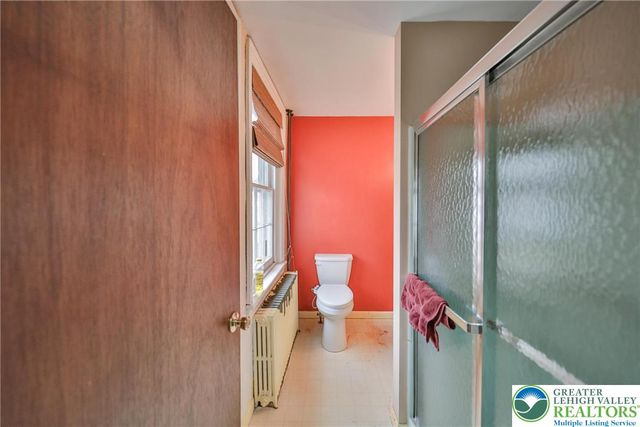 1333 Spring Valley Road, Bethlehem City, PA 18015