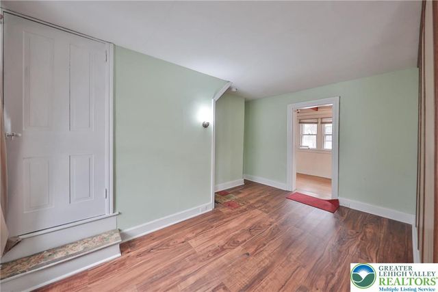 1333 Spring Valley Road, Bethlehem City, PA 18015