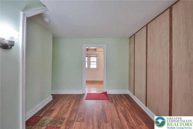 1333 Spring Valley Road, Bethlehem City, PA 18015