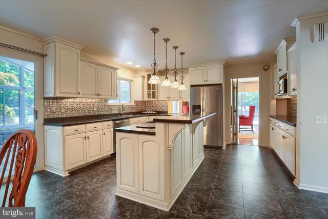 4225 ORCHARD HILL RD, Harrisburg, PA 17110