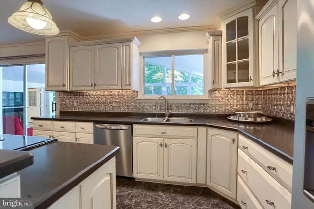 4225 ORCHARD HILL RD, Harrisburg, PA 17110
