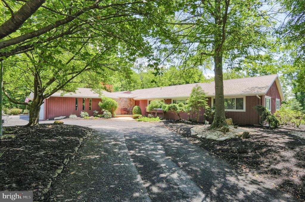 4225 ORCHARD HILL RD, Harrisburg, PA 17110
