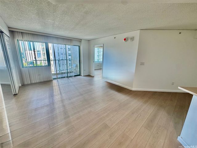 1314 Kalakaua Avenue 910, Honolulu, HI 96826