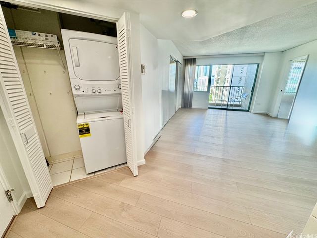 1314 Kalakaua Avenue 910, Honolulu, HI 96826