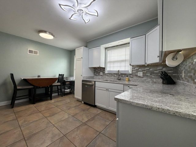 2540 Lincoln ROAD, Kenosha, WI 53143