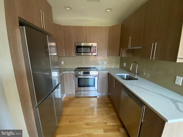 1642 CAMBRIDGE ST, Philadelphia, PA 19130