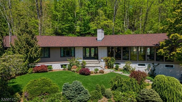 38 Farview Rd, Millburn Twp., NJ 07041