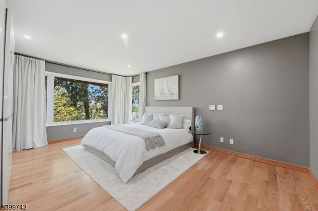 38 Farview Rd, Millburn Twp., NJ 07041