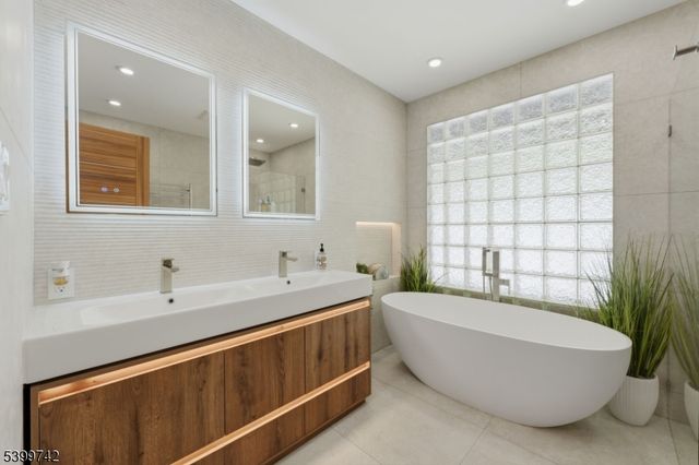 38 Farview Rd, Millburn Twp., NJ 07041
