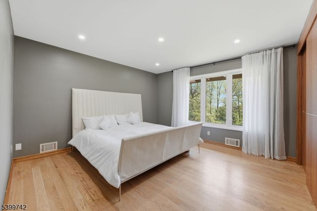 38 Farview Rd, Millburn Twp., NJ 07041
