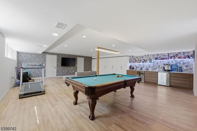 38 Farview Rd, Millburn Twp., NJ 07041