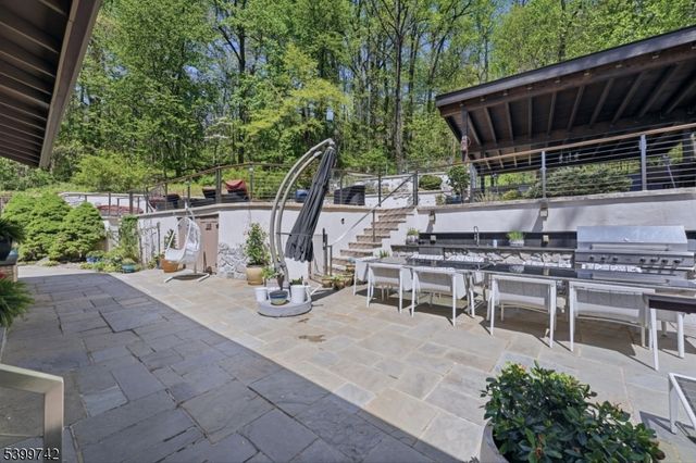 38 Farview Rd, Millburn Twp., NJ 07041