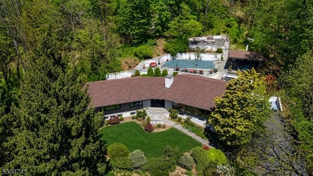 38 Farview Rd, Millburn Twp., NJ 07041