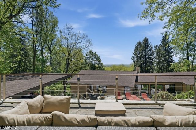38 Farview Rd, Millburn Twp., NJ 07041