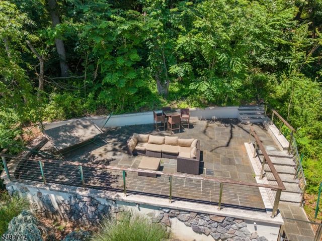 38 Farview Rd, Millburn Twp., NJ 07041