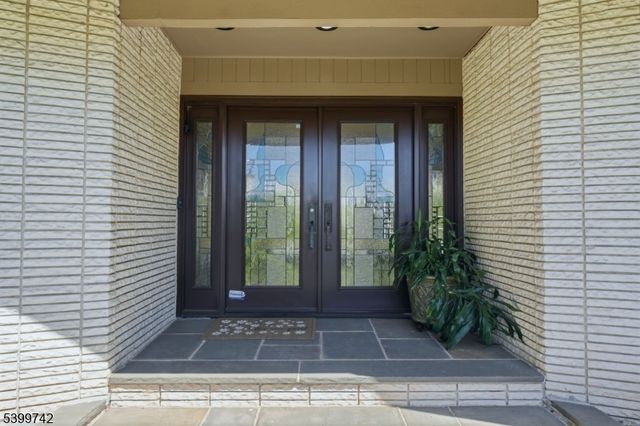 38 Farview Rd, Millburn Twp., NJ 07041