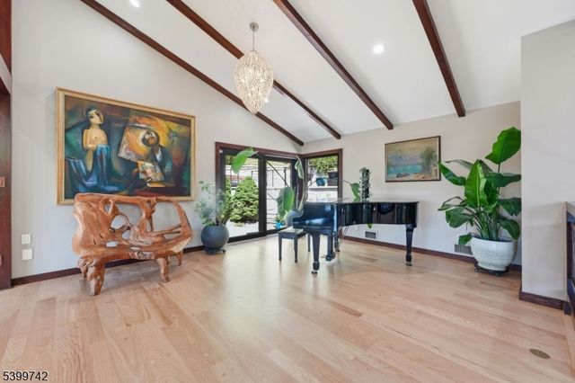 38 Farview Rd, Millburn Twp., NJ 07041