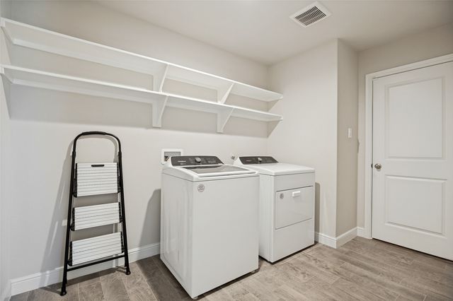1337 Rolling Meadows Drive, Cedar Hill, TX 75104