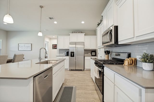 1337 Rolling Meadows Drive, Cedar Hill, TX 75104