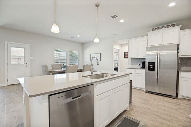 1337 Rolling Meadows Drive, Cedar Hill, TX 75104