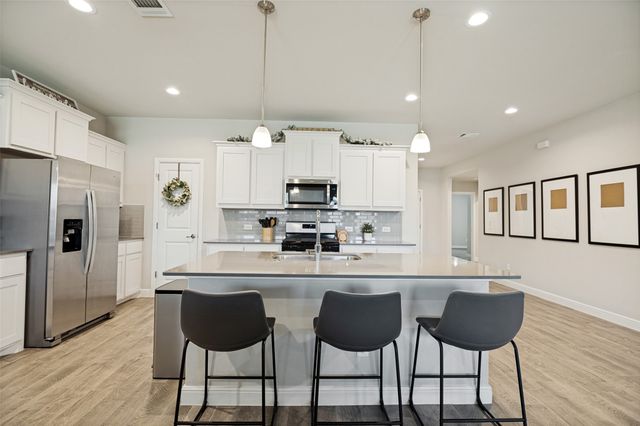 1337 Rolling Meadows Drive, Cedar Hill, TX 75104