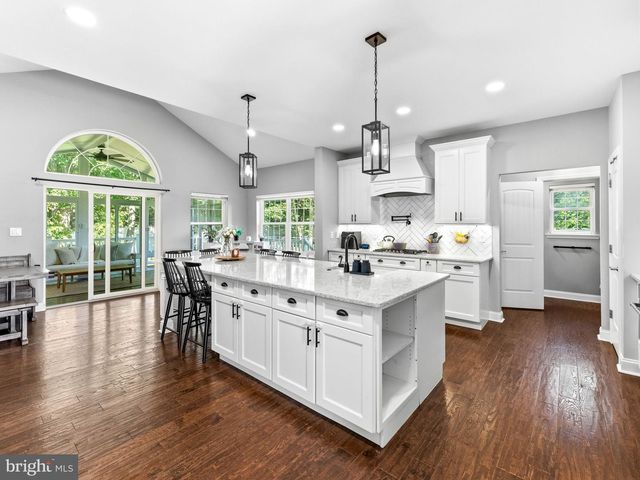 5 HIGH POINTE RDG, Sicklerville, NJ 08081