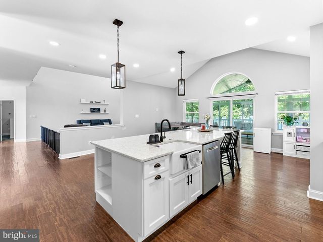 5 HIGH POINTE RDG, Sicklerville, NJ 08081