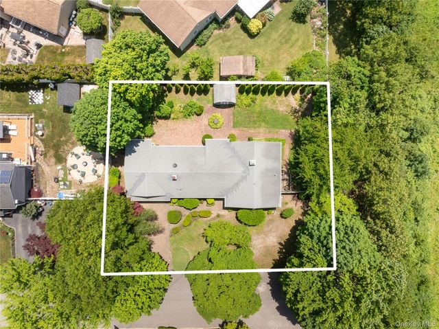 4 N Balin Court, South Setauket, NY 11720