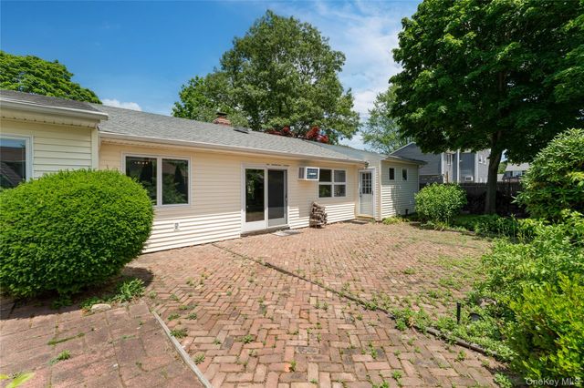 4 N Balin Court, South Setauket, NY 11720