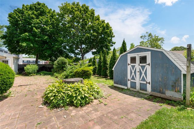 4 N Balin Court, South Setauket, NY 11720
