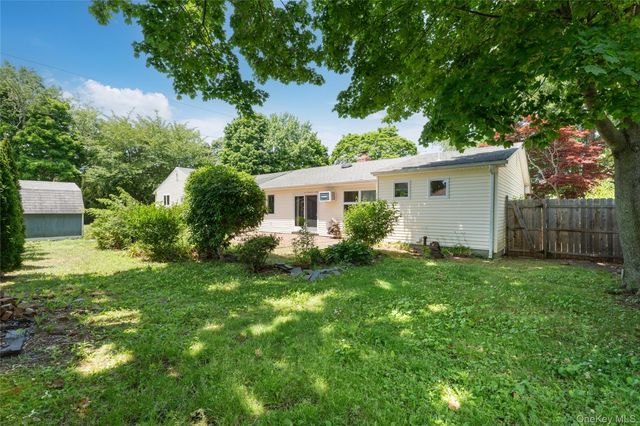 4 N Balin Court, South Setauket, NY 11720