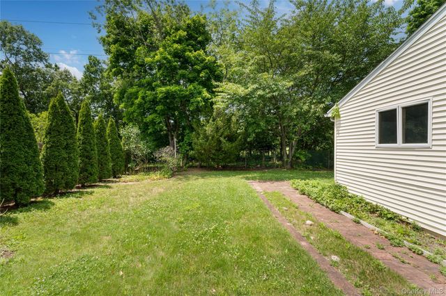 4 N Balin Court, South Setauket, NY 11720