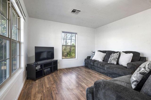 472 E Main Street, Zavalla, TX 75980