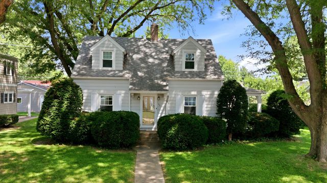 511 27th Avenue, Moline, IL 61265