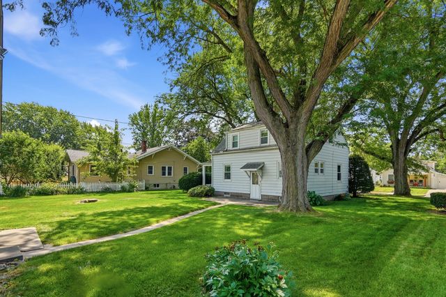 511 27th Avenue, Moline, IL 61265