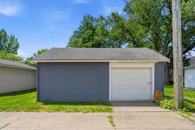 511 27th Avenue, Moline, IL 61265