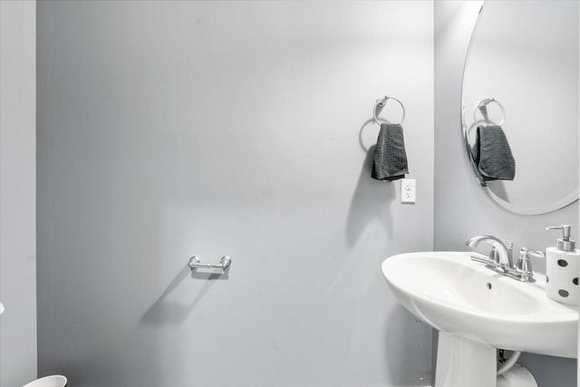 4372 Corn Silk Lane, Woodbury, MN 55129