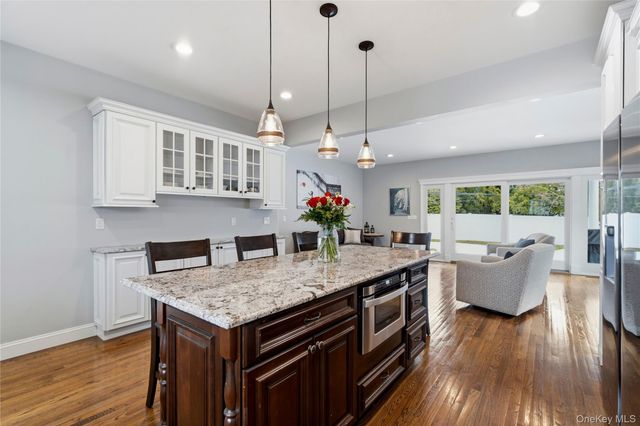 75 Syosset Circle, Syosset, NY 11791